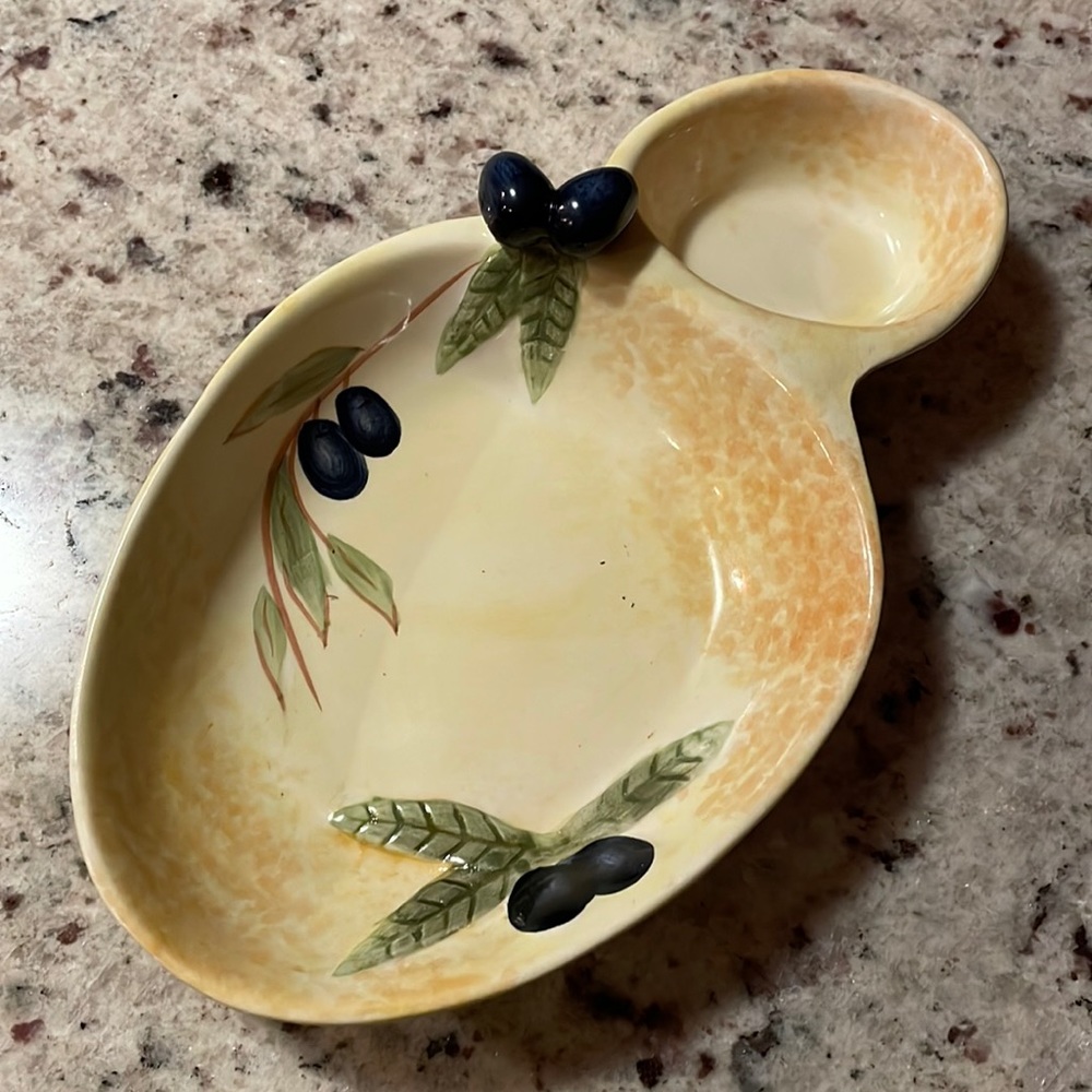 Ceramic olive bowl